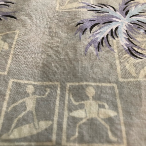 Mens Large RJC Hawaiian shirt with pale green background. - Picture 10 of 10